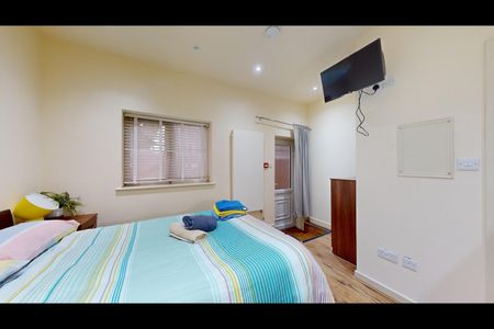Studio Flat, Chatsworth Road, NW2 - Photo 2