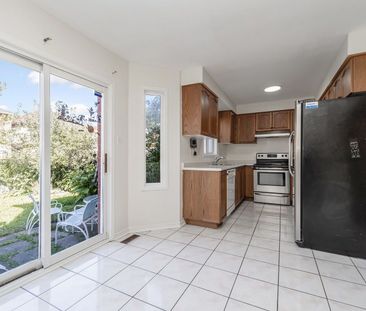 For Lease - 6 Hillsburgh Drive, Brampton, Ontario - Photo 4