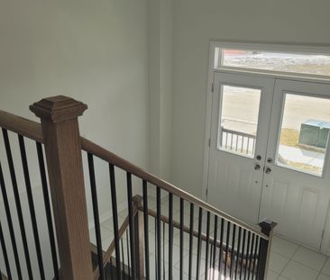 For Lease - 1466 Stovell Crescent, Innisfil, Ontario - Photo 4