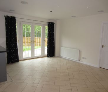 5 bedroom detached house to rent - Photo 2