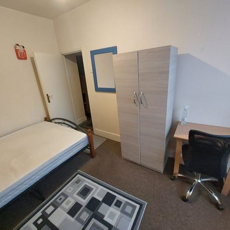 Room in a Shared House, Plashet Road, E13 - Photo 3