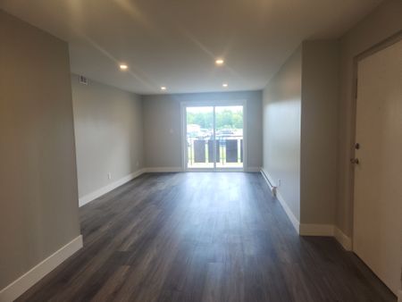 For Lease - 8800 Willoughby Drive Unit# 202, Niagara Falls, Ontario - Photo 4