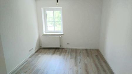 Modernisierte 2 Zimmer Wohnung mit Einbauküche in Bad Lauchstädt - Photo 4