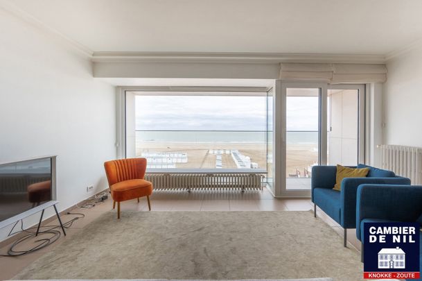 Gemeubeld appartement met frontaal zeezicht - Photo 1