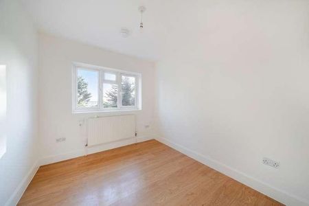 Summers Lane, North Finchley, N12 - Photo 2