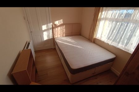 Room in a Shared House, Downton Road, BS4 - Photo 2