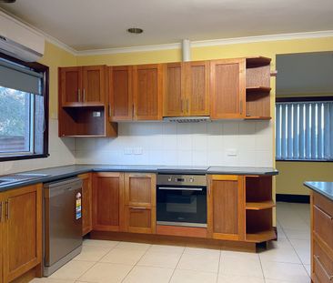 Charming Semi-Rural Retreat - Photo 4