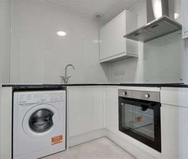 Osborne Road, Southsea - Photo 5