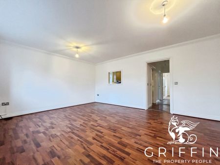 Noak Hill Road, Billericay, CM12 - Photo 3