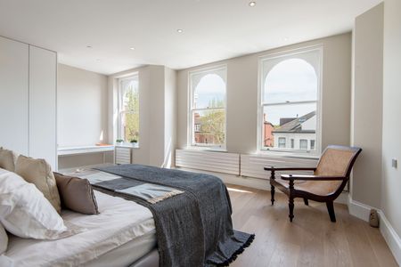 An exceptional six-bedroom Edwardian home in Stanhope Gardens, Highgate, London N6 - Photo 3