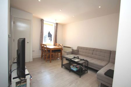 1 Bedroom Flat – Epsom (High Street, KT19) - Photo 4