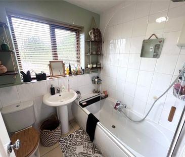 3 bedroom semi-detached house to rent - Photo 4