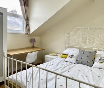 4 bedroom terraced house to rent - Photo 6