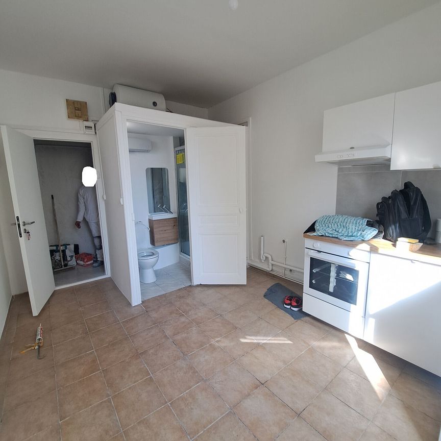 Appartement 1 pièces 13m2 MARSEILLE 4EME 500 euros - Photo 1