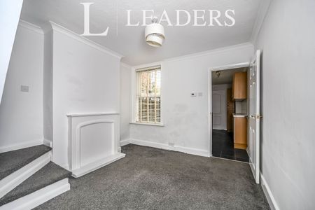 3 bedroom house to rent Garfield Street, Bedford, MK41 - Photo 2