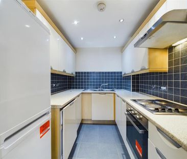 2 bedroom flat to rent - Photo 6