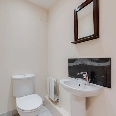 1 bedroom flat in London - Photo 4