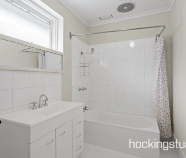 Ultra Convenient First Floor Apartment With Bonus Courtyard Space - Photo 3