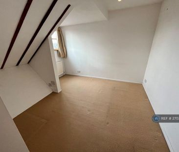 4 bedroom detached house to rent - Photo 2