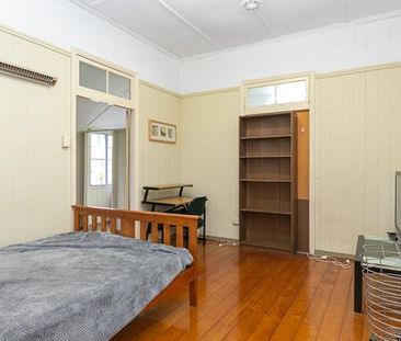 Cheap & Cheerful - Fully Furnished - Photo 4