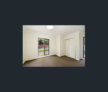 Light, Low-Maintenance Living in a Prime Mitcham Location - Photo 2