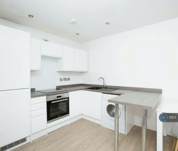 1 bedroom flat to rent - Photo 6