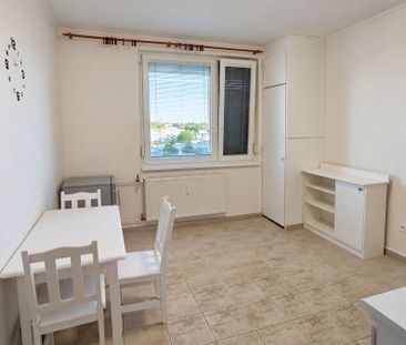 Na prenájom 1-izbový byt s loggiou pri centre – Komárno - Photo 4
