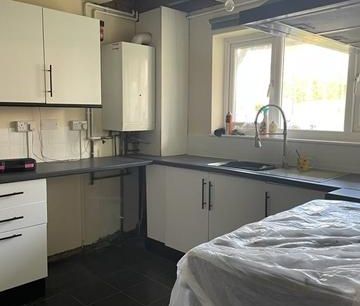 3 bedroom terraced house to rent - Photo 5
