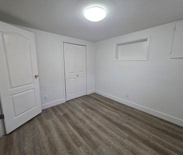 BSMT LEVEL OF GREAT HOUSE IN COQUITLAM (UTILITIES INCLUDED) - Photo 4