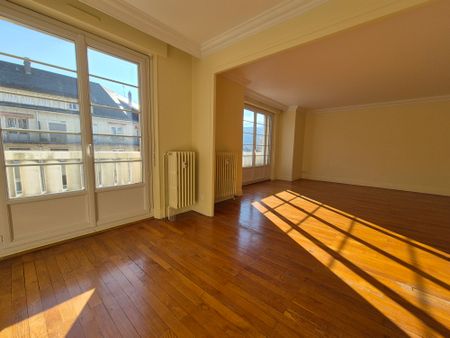 CHAMBERY CENTRE Beau T4 de 105 m² – ref 137 - Photo 4