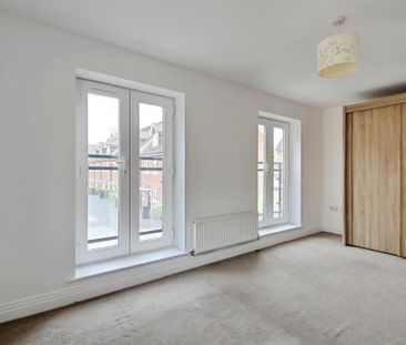 5 bedroom semi-detached house to rent - Photo 2