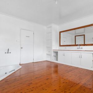 Comfortable Living Meets Everyday Convenience in Argenton! - Photo 2