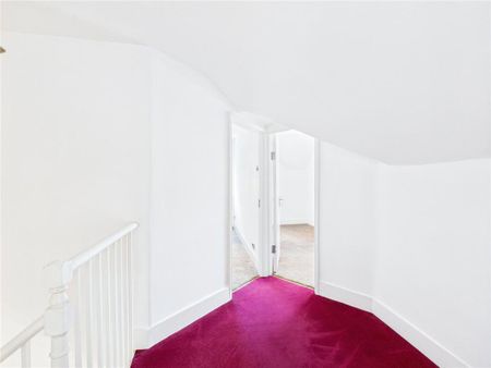 3 bedroom end of terrace house to rent - Photo 4