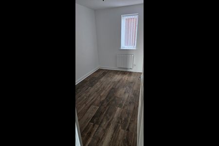 2 Bed Flat, Redding House, SE18 - Photo 3