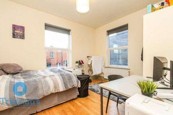 1 bedroom in a house share to rent - Photo 1