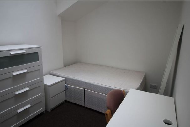 6 Bed Student Accommodation - Photo 1