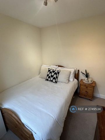 1 bedroom in a house share to rent - Photo 5