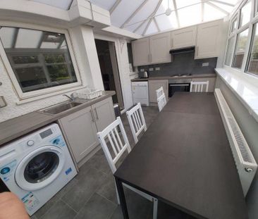 5 bedroom semi-detached house to rent - Photo 6