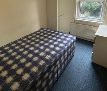 5 bedroom semi-detached house to rent - Photo 5