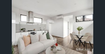 Two Bedroom Townhouse in Brunswick West - Photo 5