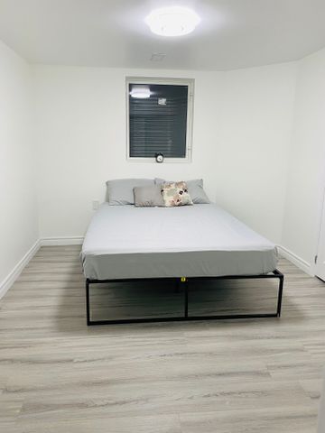 For Lease - 5044 Guildwood Way Unit# Basement, Mississauga, Ontario - Photo 3