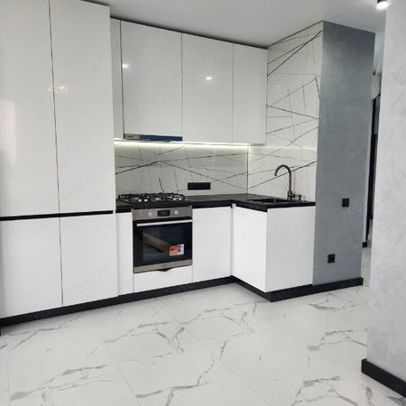 Va oferim spre închiriere un apartament 2 camere zona Bd Decebal - Fotografie 3