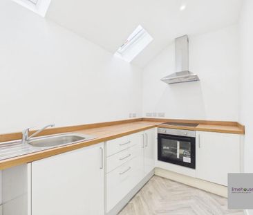 2 bedroom semi-detached house to rent - Photo 4