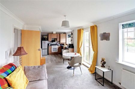 2 bedroom flat to rent - Photo 2