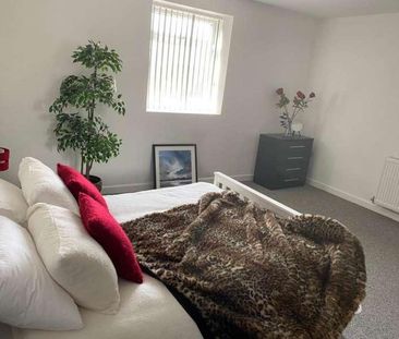 Middleton Road, Oldham, OL9 - Photo 3