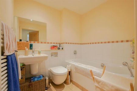 2 bedroom apartment to rent - Photo 5