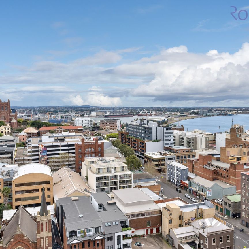 Air-conditioned apartment with city views, located across from Newcastle beach. - Photo 1