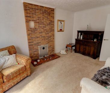 3 BED Detached bungalow To rent - Photo 2