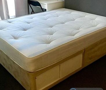 1 bedroom in a house share to rent - Photo 3