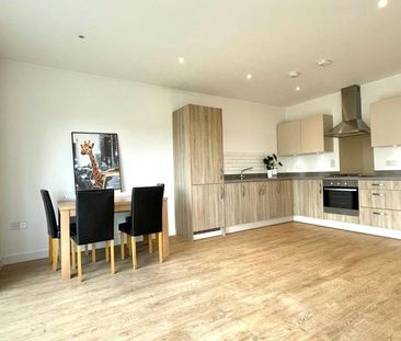 1 bedroom in Montague House, Tilehurst - Photo 1